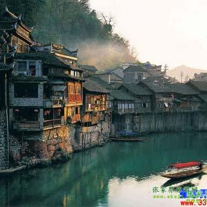 【長沙往返路線1】張家界、鳳凰古城、天子山、黃龍洞三晚四日游